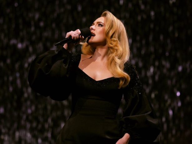 Após anunciar pausa na carreira, ingressos para show de Adele chegam aos R$ 104 mil