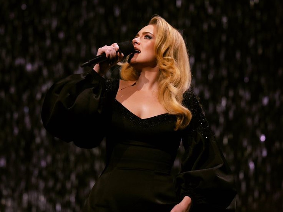 Adele diz que fará pausa 'longa' na carreira: 'Preciso descansar'