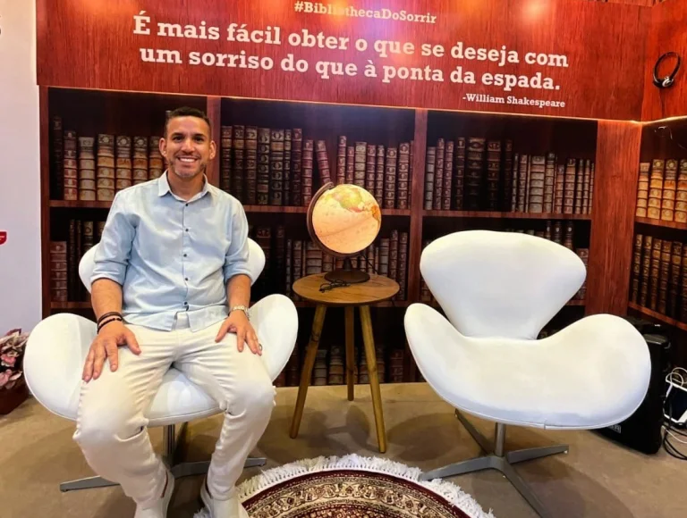 Dr. Luis Fernando Andrade Dias é Reconhecido como Referência em Clareamento na Baixada Santista