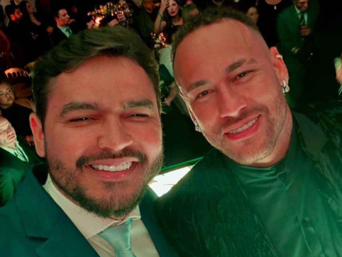 Dr. Bernardo Guimarães e Neymar no leilão beneficente (Reprodução Instagram)
