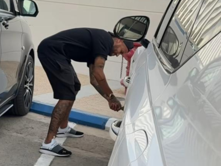 Neymar fura pneus do carro de companheiro de time em ‘vingança’