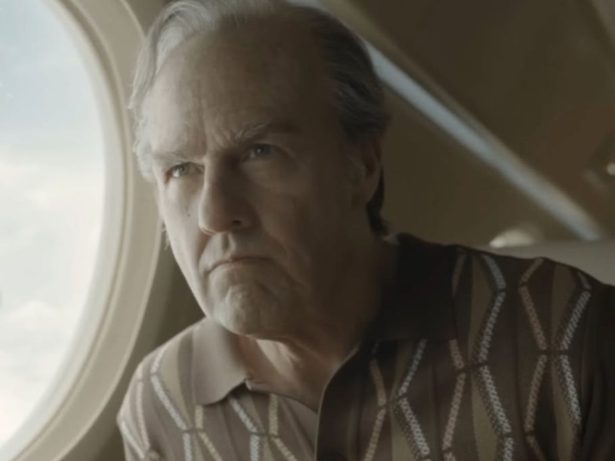 Tom Cruise surge irreconhecível e barrigudo no trailer da comédia ácida “Digger”