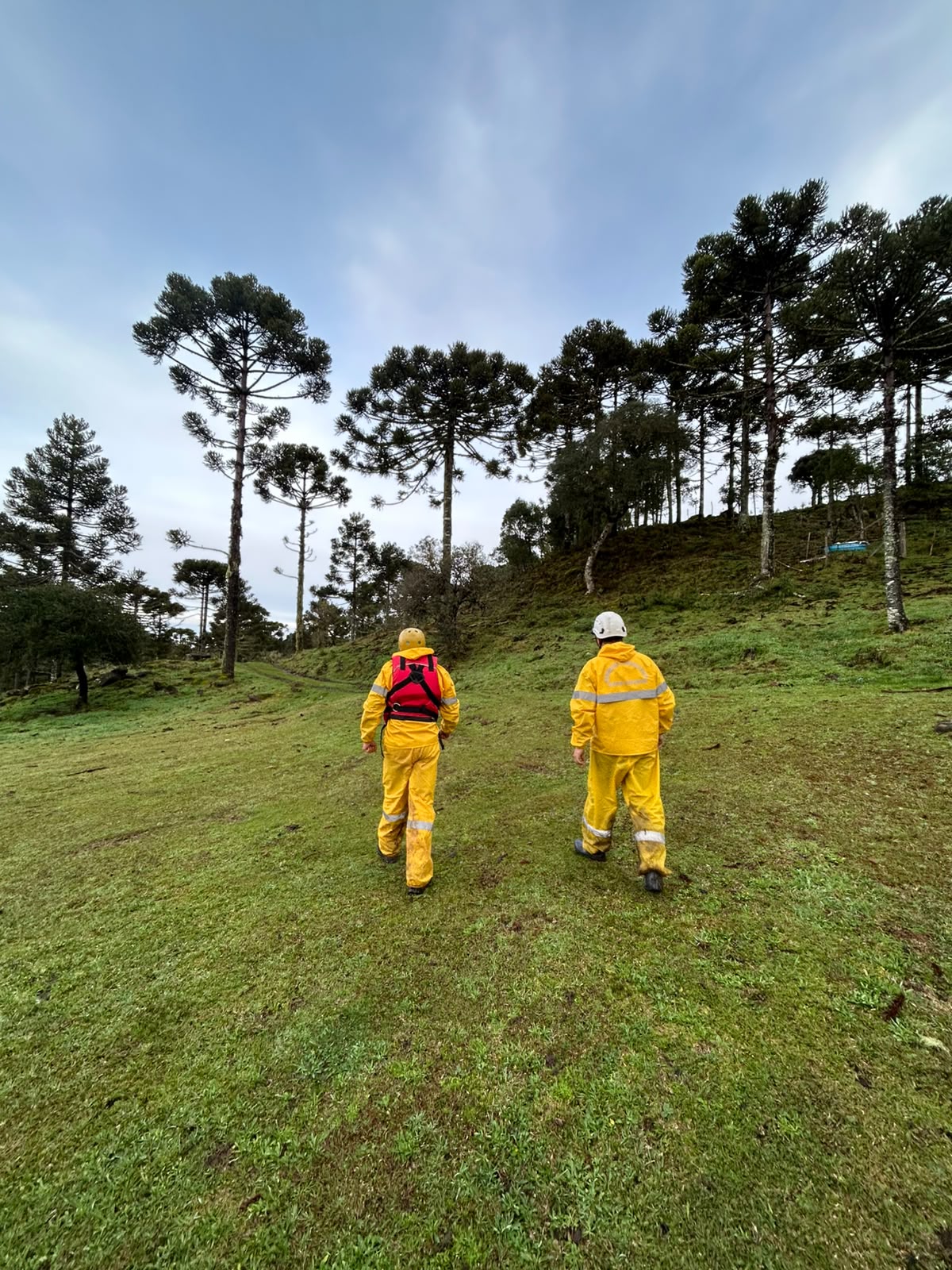 Bombeiros reforçam buscas por helicóptero que levava Rick e Bruno Avelar em SC 5 e502b1b8 a5bc 47fb 8c35 752e32775d27