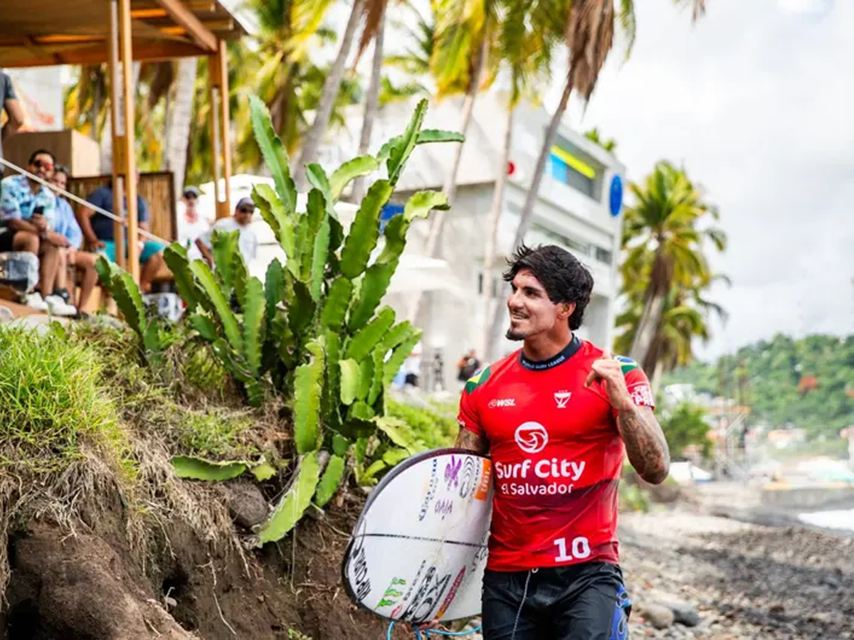 Gabriel Medina é uma grande esperança de ouro olímpico no surfe (Divulgação)