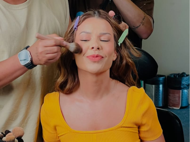 Fernanda Souza comemora início das gravações de “Ilhados com a Sogra 3”