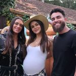 Grávida do 3° filho de Neymar, Kimberlly faz rara aparição e mostra barrigão