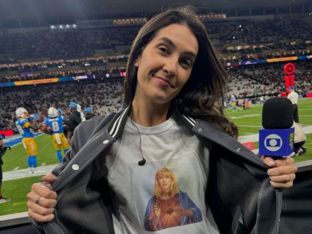 Uberlândia rejeita moção contra repórter da Globo por camiseta de Taylor Swift no lugar de Jesus