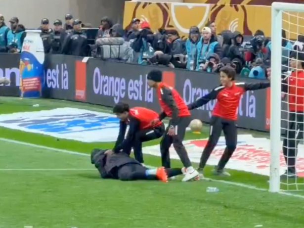 Copa Africana: toalha gera briga entre gandulas marroquinos e goleiro reserva de Senegal