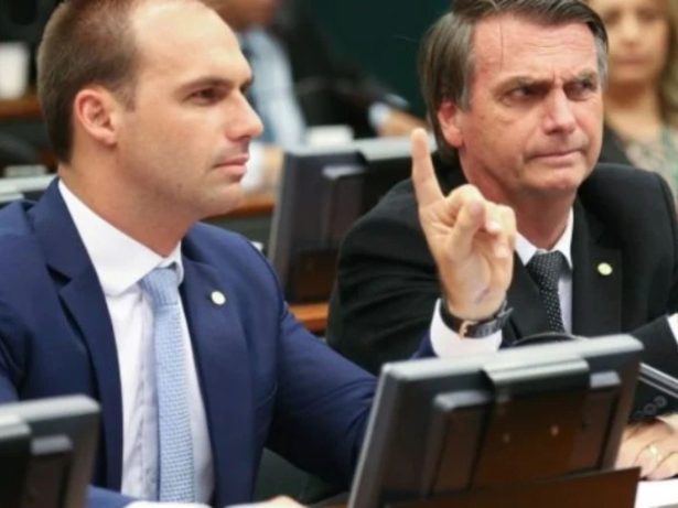 Partido Liberal considera colocar Eduardo Bolsonaro em pesquisa para próximas eleições