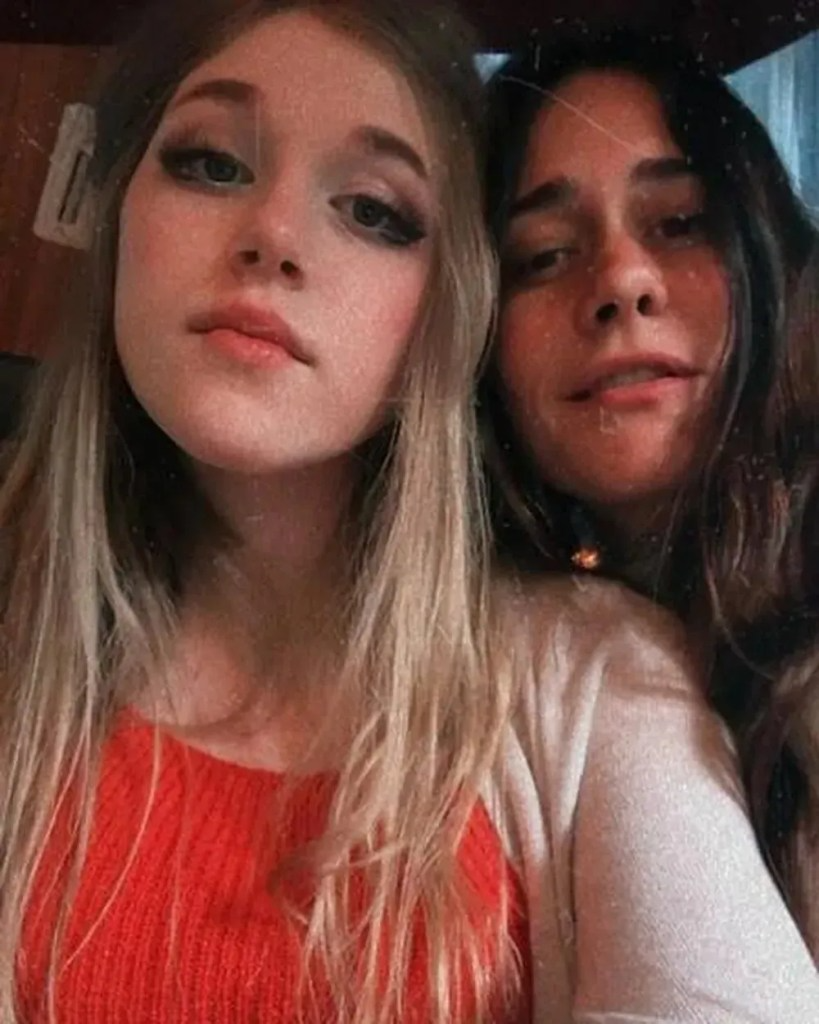 Alessandra Negrini com sua filha. Reprodução.