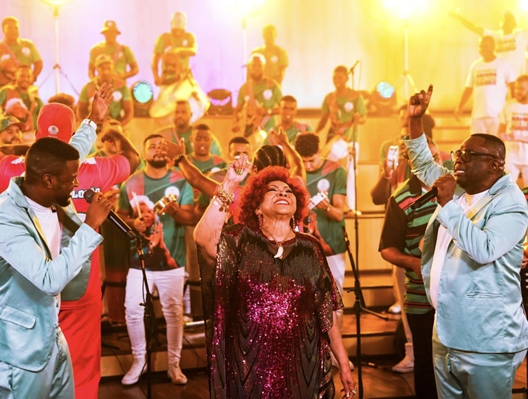 Enredo da Mangueira, Alcione grava participação no CD das escolas de samba do Rio para 2024