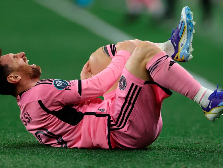 Entrada brutal quase quebra perna de Messi em partida nos EUA
