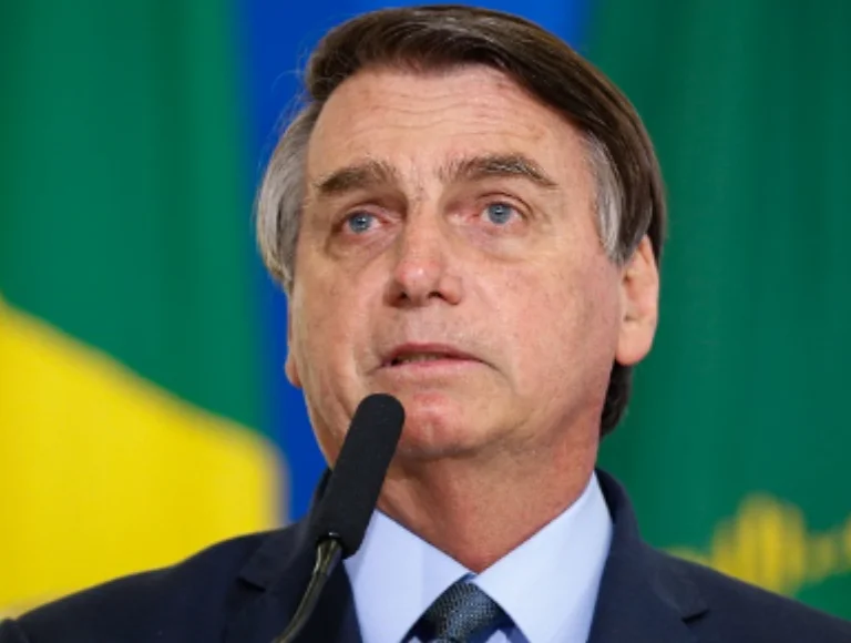 Equipe médica de Jair Bolsonaro  confirma que ele não irá passar por nova cirurgia