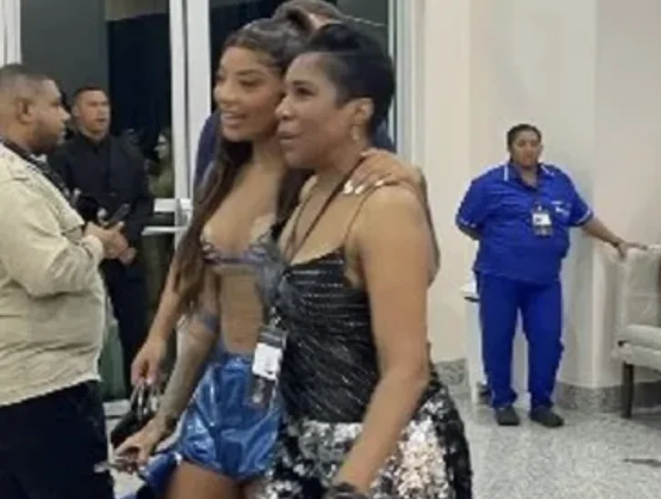 Ex-MC Beyoncé, Ludmilla conhece Queen B em evento de fãs