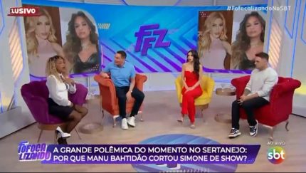 Cariúcha e Leo Dias batem boca durante o Fofocaliznado em treta de Manu Bahtidão e Simone Mendes (SBT)