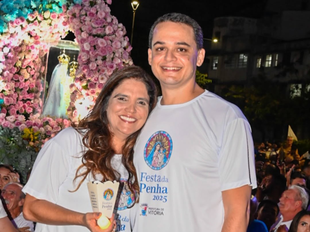 Mesmo após polêmica com vice, primeira-dama de Vitória faz homenagem de aniversário ao prefeito