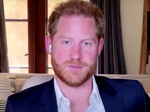 Sem proteção da realeza, príncipe Harry enfrenta perseguidora no Reino Unido