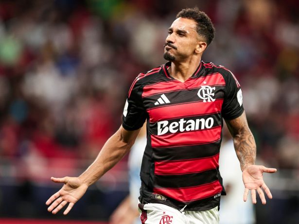 Indireta? Danilo publica vídeo sobre racismo após fala de Filipe Luís repercutir
