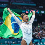 É ela! Rebeca Andrade se torna a maior medalhista da história do Brasil em Olimpíadas