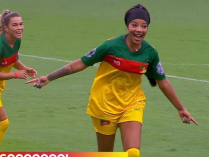 Ludmilla abre placar de futebol solidário dos famosos com golaço. Veja!