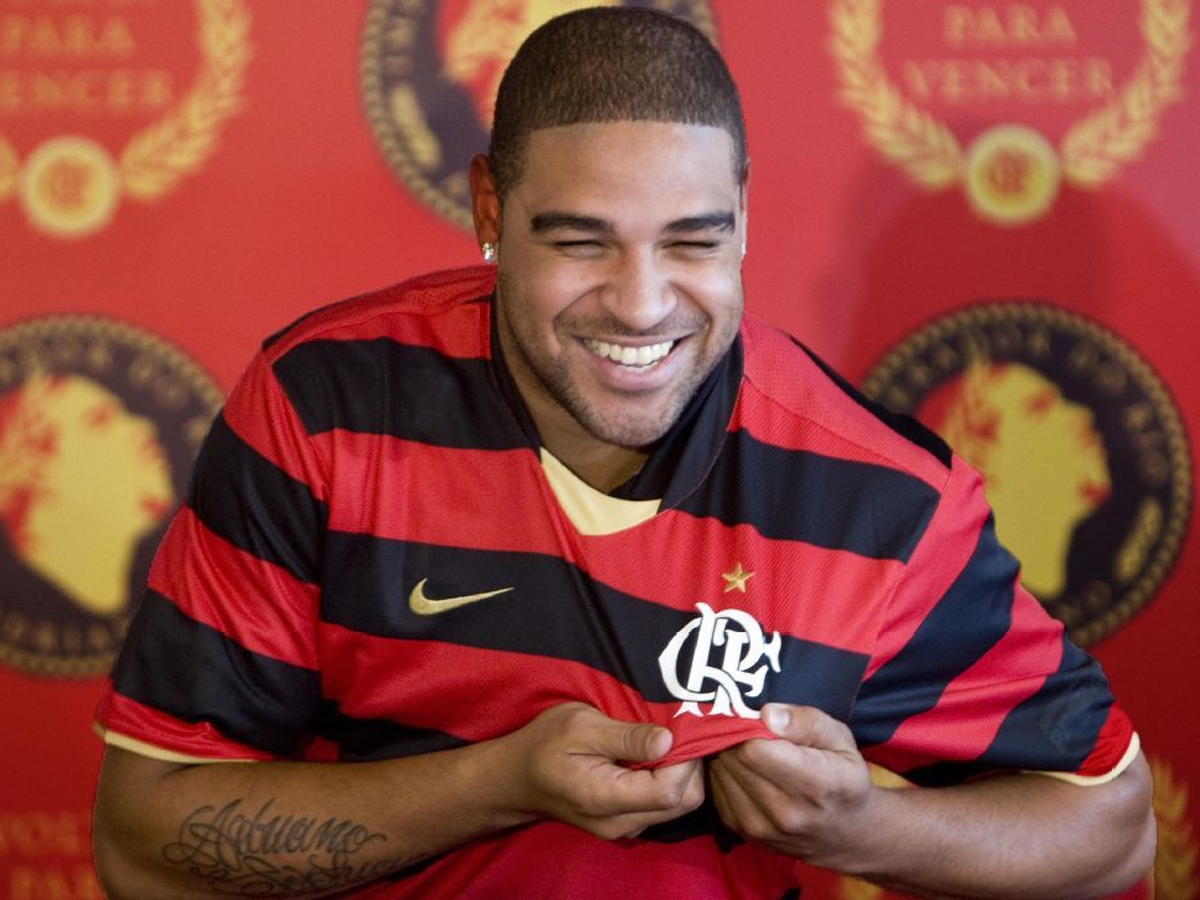 Adriano Imperador com a camisa do Flamengo (Reprodução)