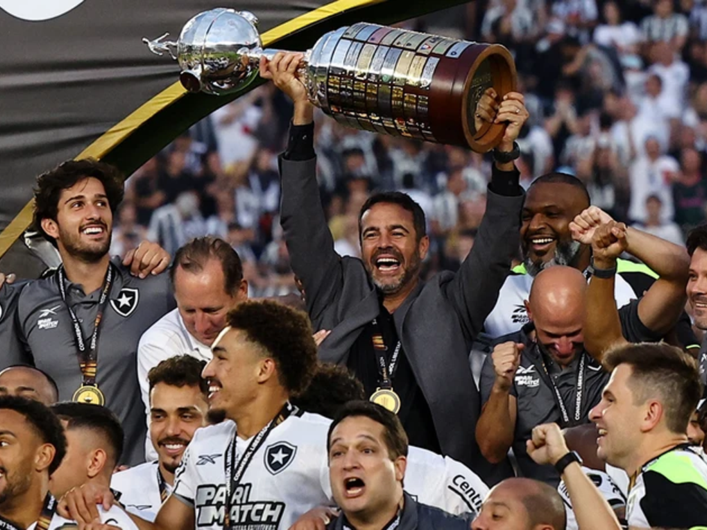 Artur Jorge foi campeão da Libertadores com o Botafogo 