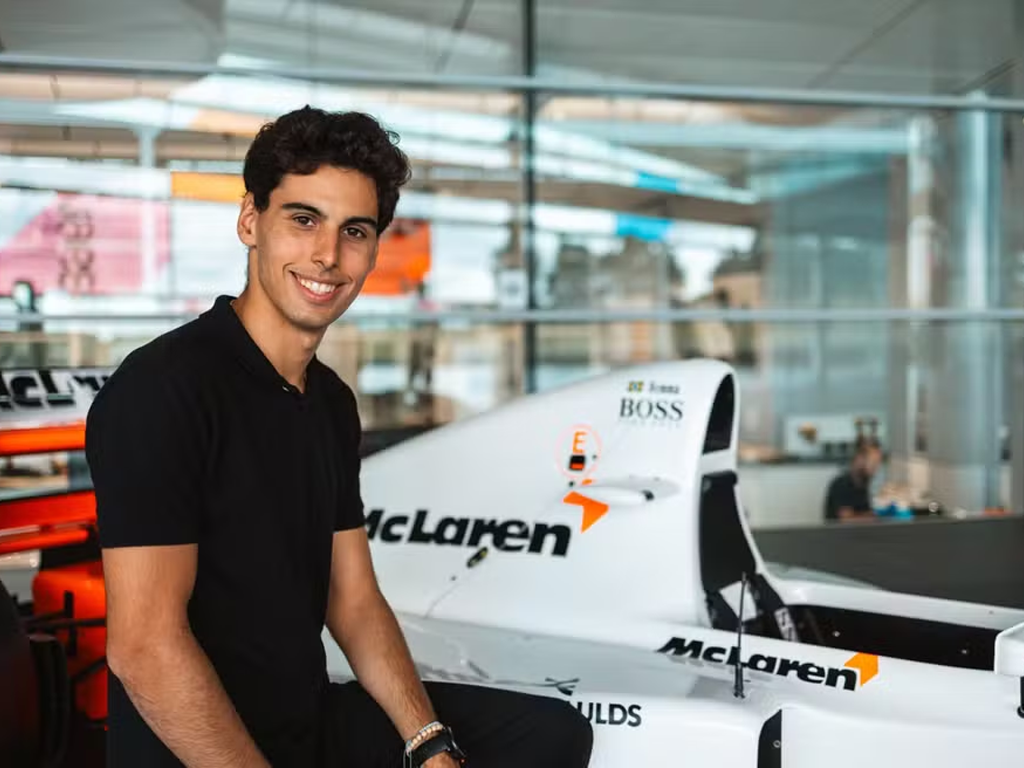 Gabriel Bortoleto rescindiu contrato com a academia de pilotos da McLaren para assinar com a Sauber/Audi para 2025 (Divulgação) 