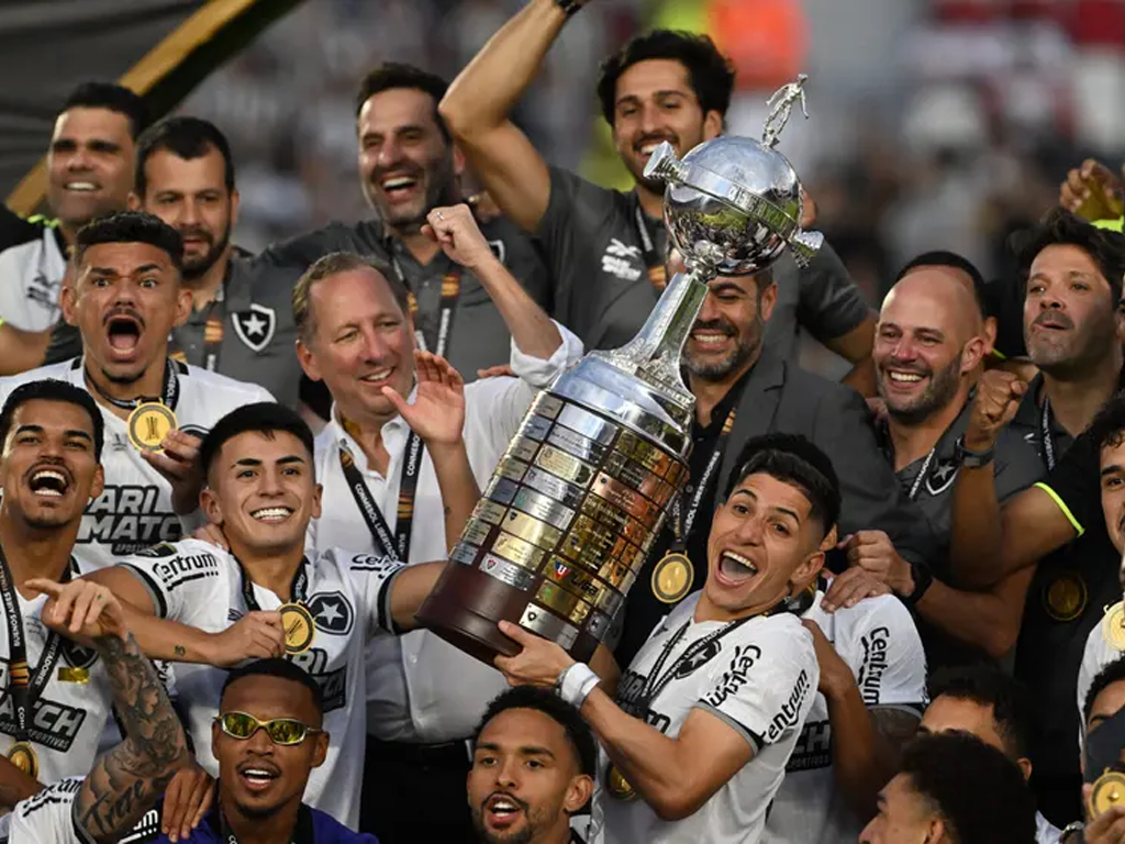 Botafogo foi campeão da Libertadores e, 2024 e se classificou para o Intercontinental desse ano e para o Mundial de Clubes de 2025 (Luis Robayo/AFP)