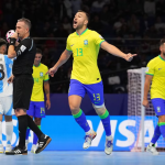 É hexa! Brasil vence a Argentina e é campeão da Copa do Mundo de futsal