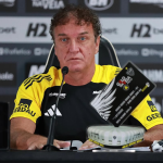 Pressionado após derrota no clássico, Cuca tem futuro em debate no Atlético-MG