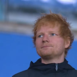 Ed Sheeran se desentende com técnico do Manchester United após jogo do Campeonato Inglês