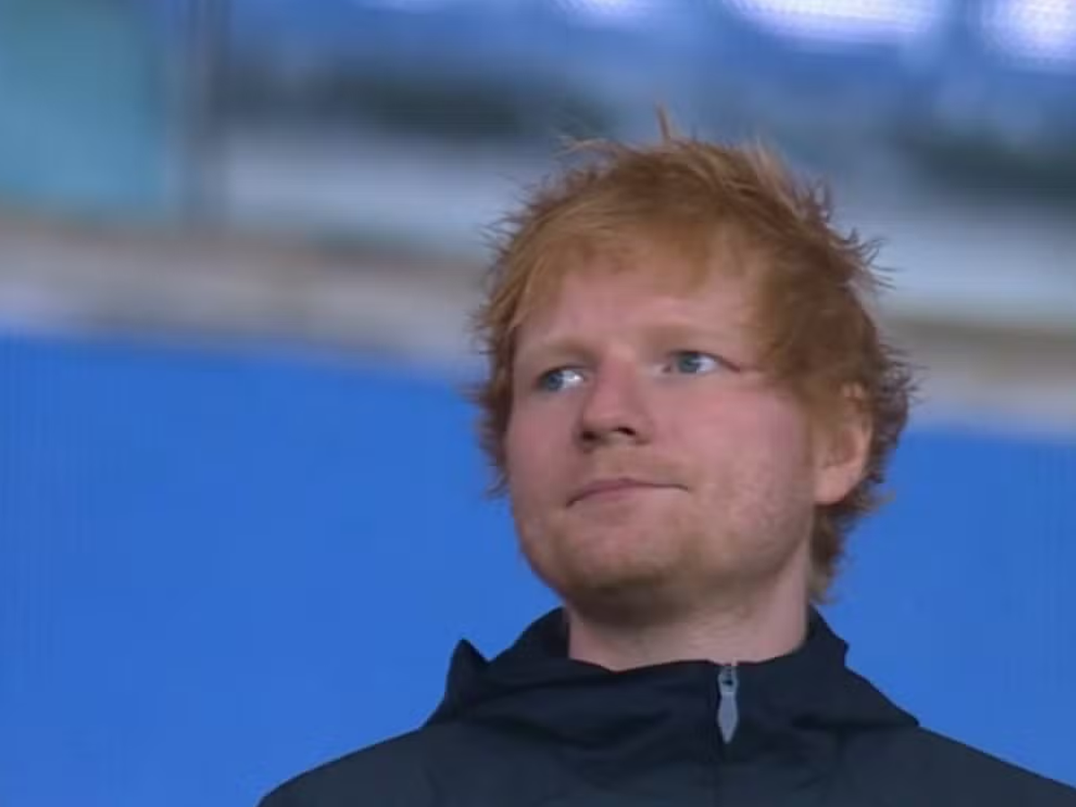 Ed Sheeran em partida do Fluminense contra o Atlético-MG, pela Libertadores, no Maracanã (Reprodução)