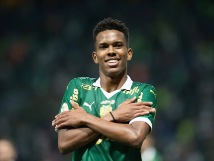 Joia do Palmeiras, Estevão garante presença em evento de reinauguração do Pacaembu