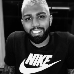 Que fase: Com futuro indefinido, Gabigol anuncia fim de contrato com a Nike