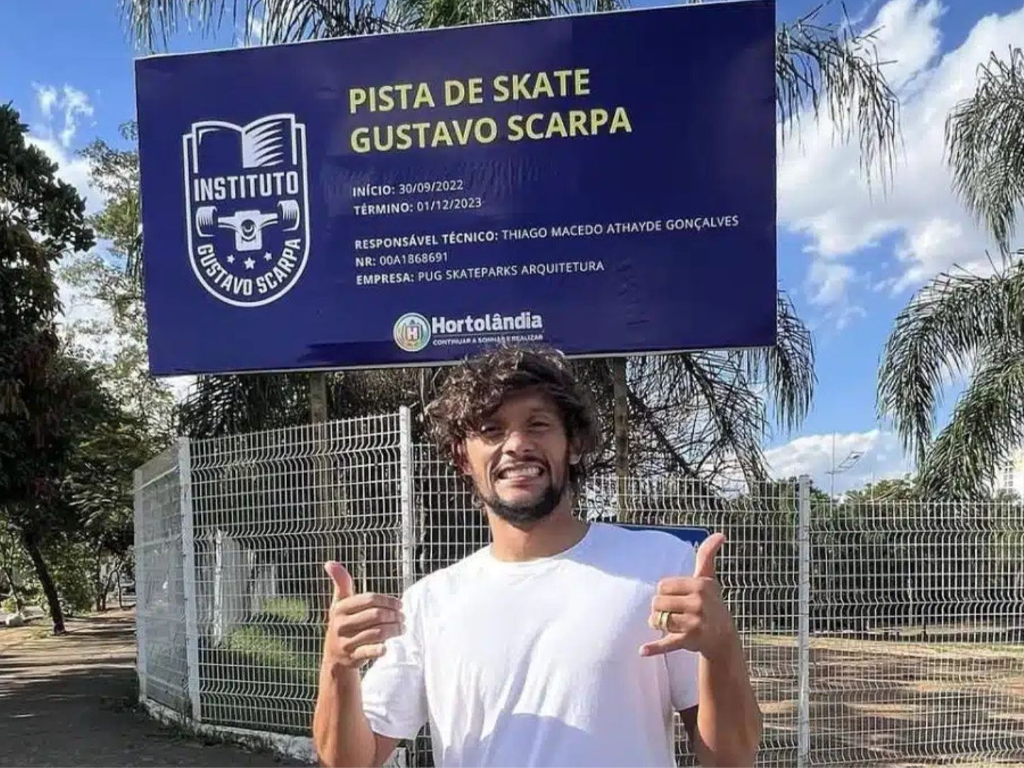 Gustavo Scarpa em frente a sua nova pista de skate, em Hortolândia, no interior de São Paulo (Reprodução)