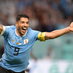Maior artilheiro do Uruguai, Suárez deve ficar fora da Copa pela 1ª vez desde 2006