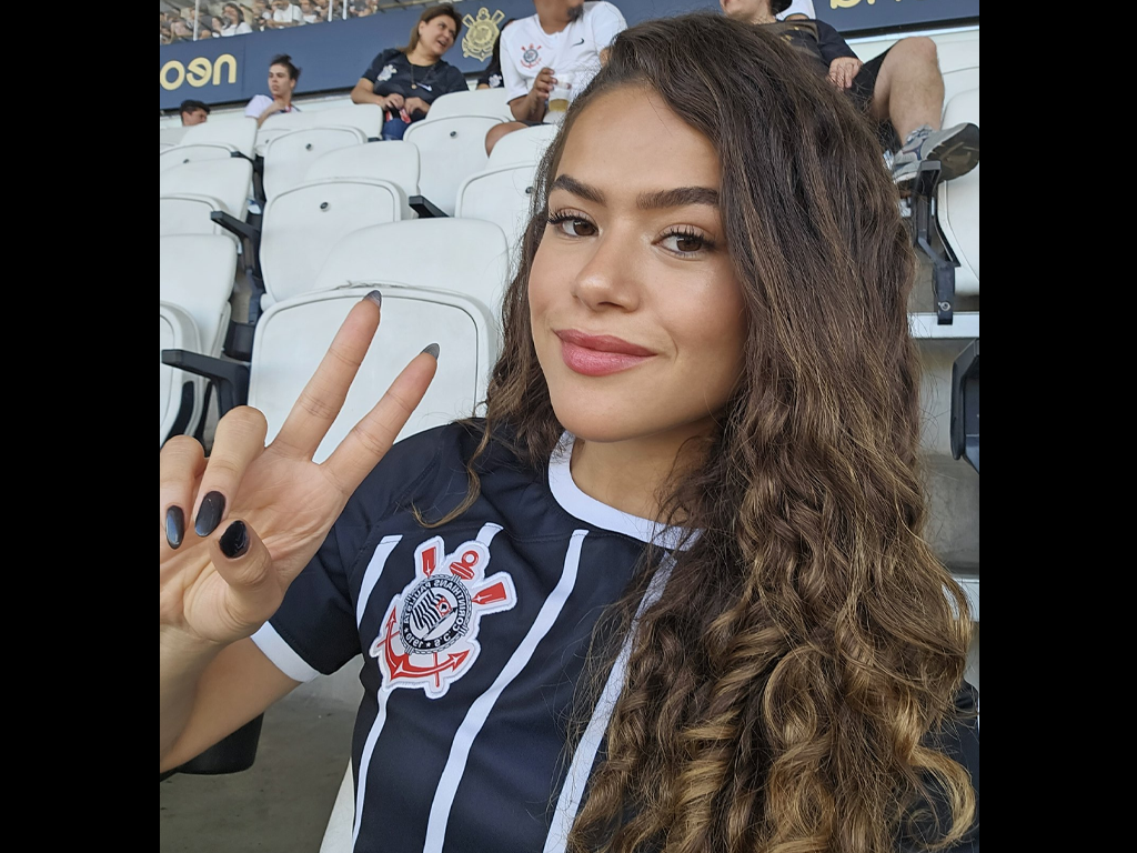 Maísa é torcedora do Corinthians  e colaborou na vaquinha da Neo Química Arena (Reprodução)