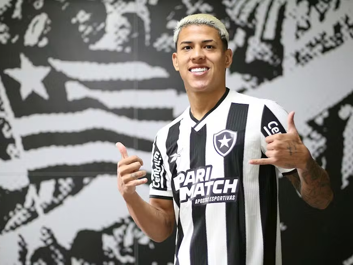 Matheus Martins foi contratado por R$ 60 milhões pelo Botafogo (Divulgação)