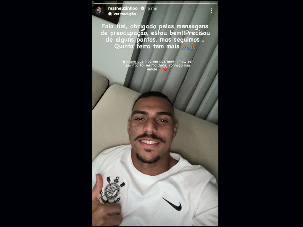 Matheuzinho, do Corinthians, levou solada de Bruno Henrique, do Flamengo, ficando com um corte na cabeça (Reprodução)