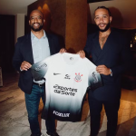 Corinthians anuncia oficialmente a contratação do holandês Memphis Depay