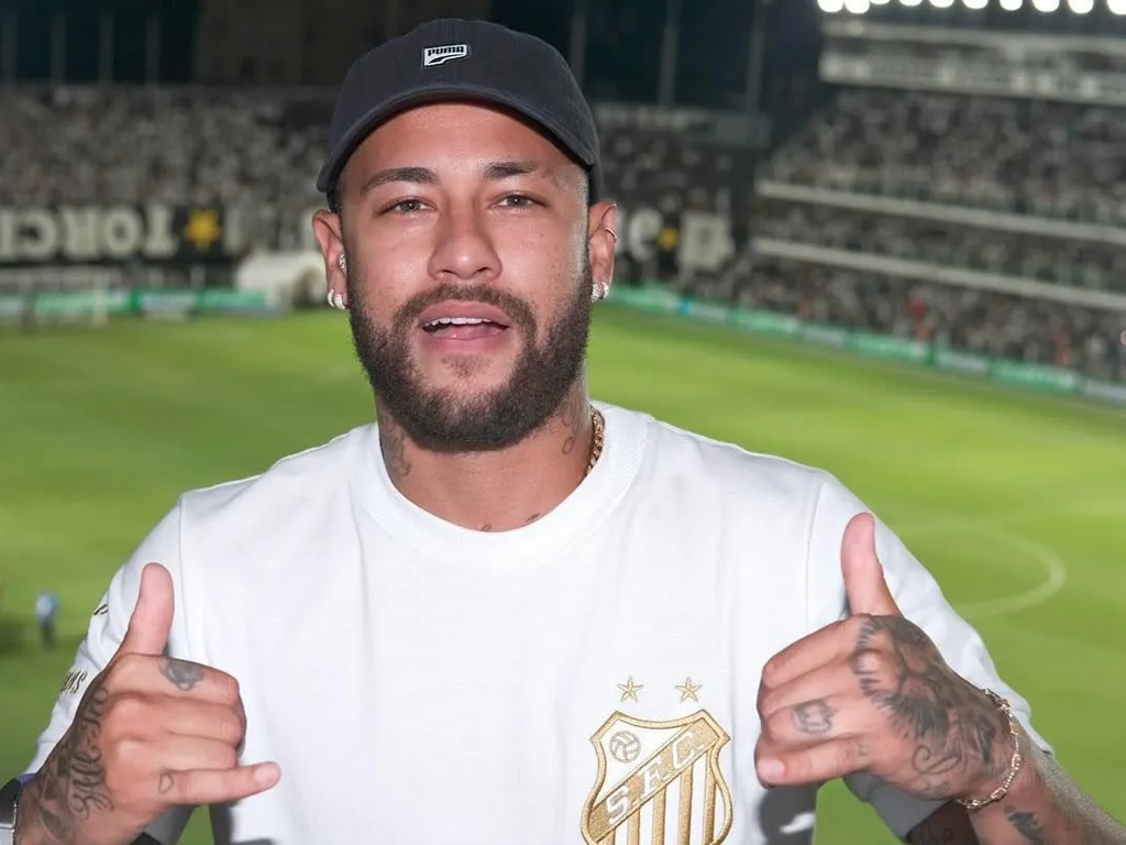 Neymar em seu camarote na Vila Belmiro, torcendo pelo Santos na final do Paulistão (Guilherme Kastner/Santos)