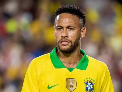 Neymar manda mensagem para Pedro após lesão no joelho: “Vai passar por cima disso”