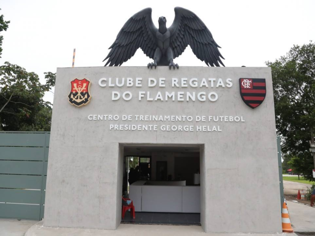 Absolvição dos réus do caso Ninho do Urubu revolta familiares das vítimas: “Afronta”