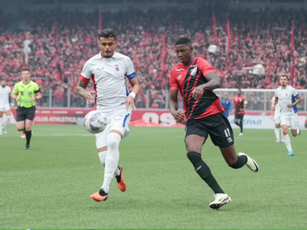 O Athletico-PR venceu o Paraná Clube na estreia do Paranaense em 2025