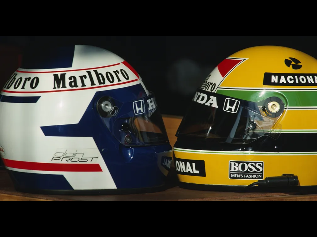 Capacetes de Prost e Senna em 1989 (Patrick Behar/Corbis via Getty Images)