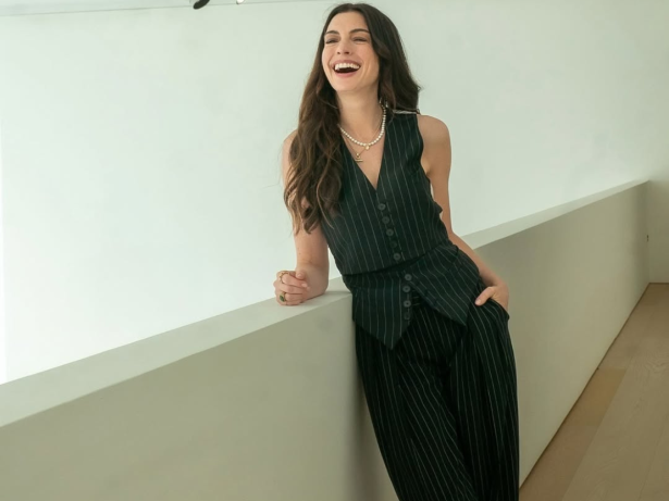 Anne Hathaway revela música brasileira como a mais escutada do ano e cita Gabriel Jesus