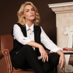 Após suspeita de falsificação, Justiça suspende cobrança de Ana Hickmann