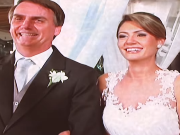 Bolsonaro e Michelle completam 18 anos de casamento em meio à prisão de ex-presidente