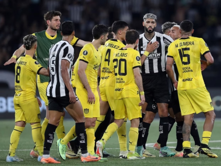 Botafogo x Peñarol: Governo uruguaio não garante segurança e jogo deve ter portões fechados