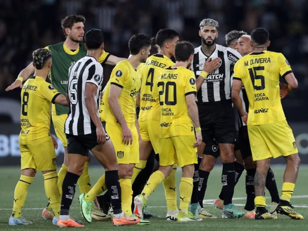 Botafogo x Peñarol: Governo uruguaio não garante segurança e jogo deve ter portões fechados